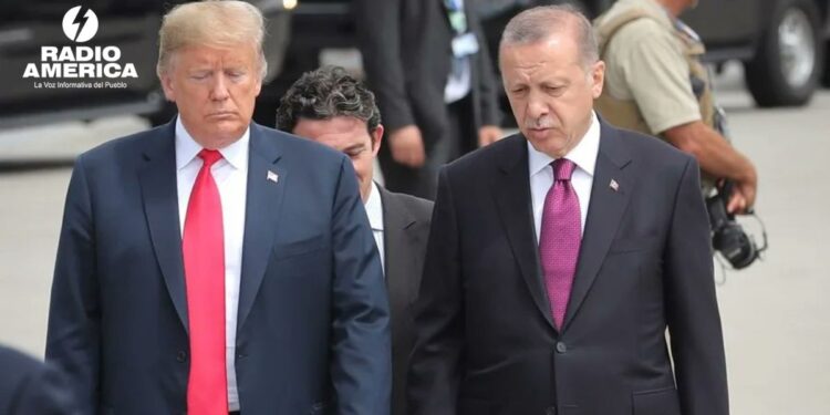 Donald Trump llega a Ankara para la cumbre de líderes de la OTAN