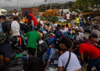 Más de 14.600 personas permanecen en 87 campamentos tras el doble terremoto en Venezuela