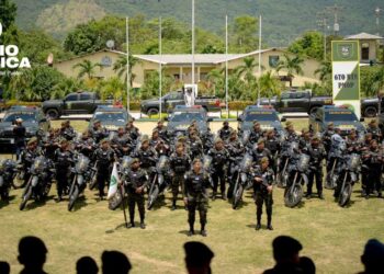 Gobierno entrega patrullas y motocicletas a la PMOP para reforzar la seguridad en la zona norte de Honduras