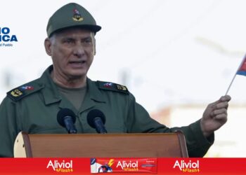 Díaz-Canel dice que alistar la defensa de Cuba frente a EEUU es un «objetivo fundamental»