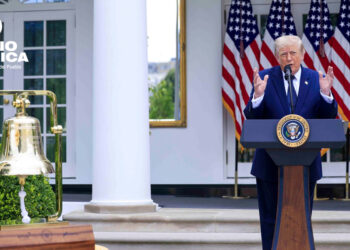 Trump dice que hay mil misiles apuntados hacia Irán por si Teherán intenta asesinarlo