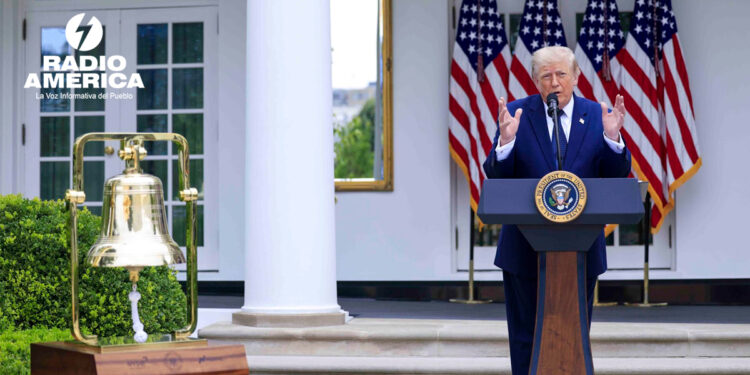 Trump dice que hay mil misiles apuntados hacia Irán por si Teherán intenta asesinarlo