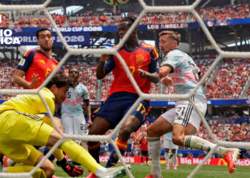 2-1. Mikel Merino no entiende de muros y lleva a España a semifinales