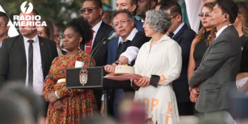 Petro se despide de las tribunas con llamado a una huelga general contra De la Espriella
