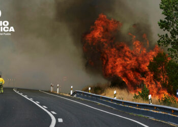 Continúa la batalla contra el fuego en España mientras se intenta identificar a fallecidos