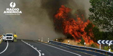 Continúa la batalla contra el fuego en España mientras se intenta identificar a fallecidos