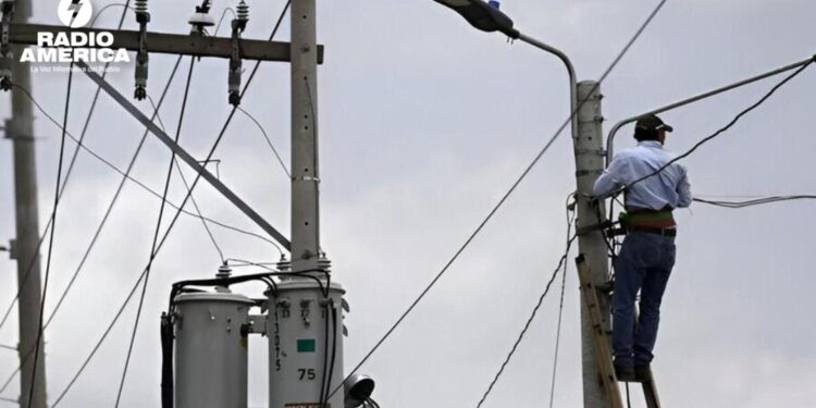 Milton Puerto: Contratos de energía con diésel del gobierno anterior elevaron la tarifa eléctrica