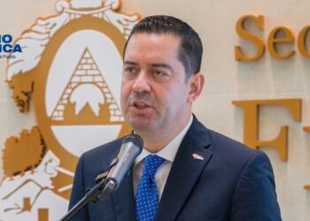 Reducción del aumento a la tarifa eléctrica implica "esfuerzo fiscal" para el Estado, asegura ministro de finanzas