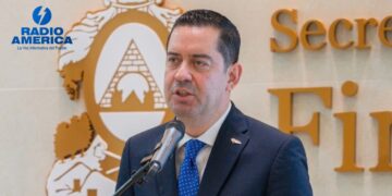 Reducción del aumento a la tarifa eléctrica implica "esfuerzo fiscal" para el Estado, asegura ministro de finanzas
