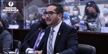Ley de transparencia financiera alejaría a Honduras de la lista gris, según diputado Midence