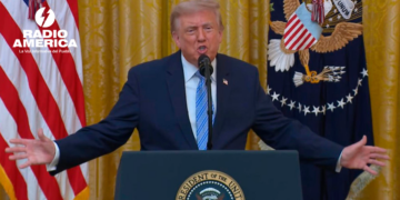 Trump pone en duda la integridad del sistema electoral y denuncia interferencias de China