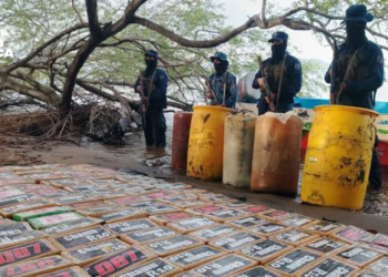 El Ejército de Nicaragua incauta 132 paquetes de cocaína y detiene a dos sospechosos