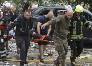Sube a 20 el número de muertos en el ataque ruso a Kiev y su localidad cercana de Vishneve