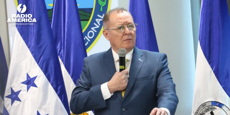 «Recibimos una institución desordenada»: ministro expone millonarias deudas heredadas en Seguridad