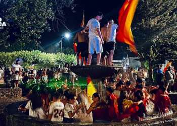 Un muerto en España tras el derrumbe de una fuente en las celebraciones del Mundial