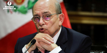 Denuncian constitucionalmente a presidente interino de Perú por compra de aviones a EE.UU.