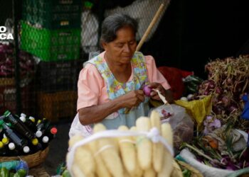 El precio de la canasta básica en El Salvador aumenta un 2,7 % en el primer semestre